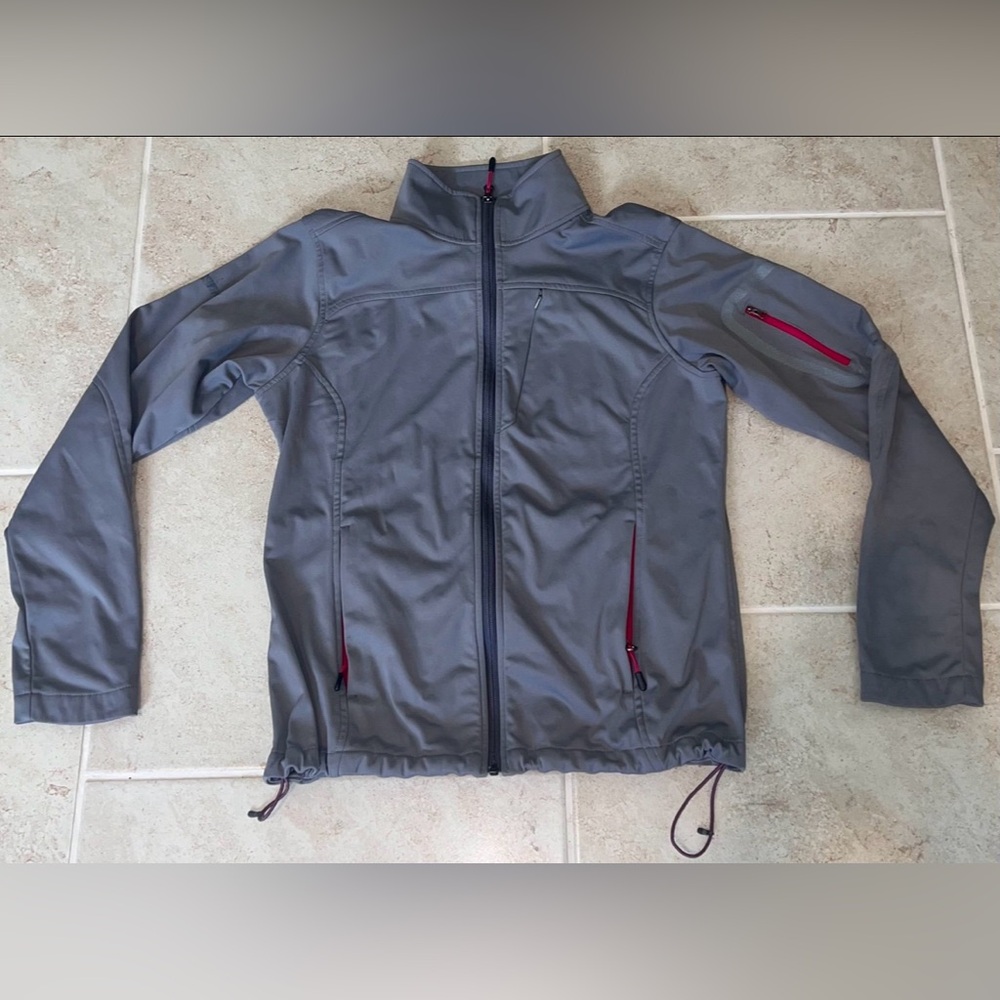 Cabela’s Women’s Extreme Goretex Fishing Jacket 
Size L‎